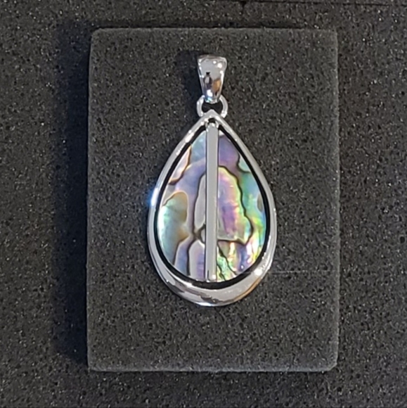 Lia Sophia Chameleon Necklace Slide - Picture 2 of 5